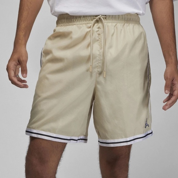 Nike Air Jordan Essentials Woven Shorts Flow Rattan Beige Size Medium - Picture 2 of 11